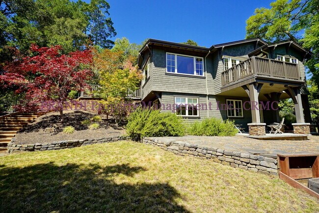 Building Photo - Majestic Custom-Designed Five-Bedroom Esta...