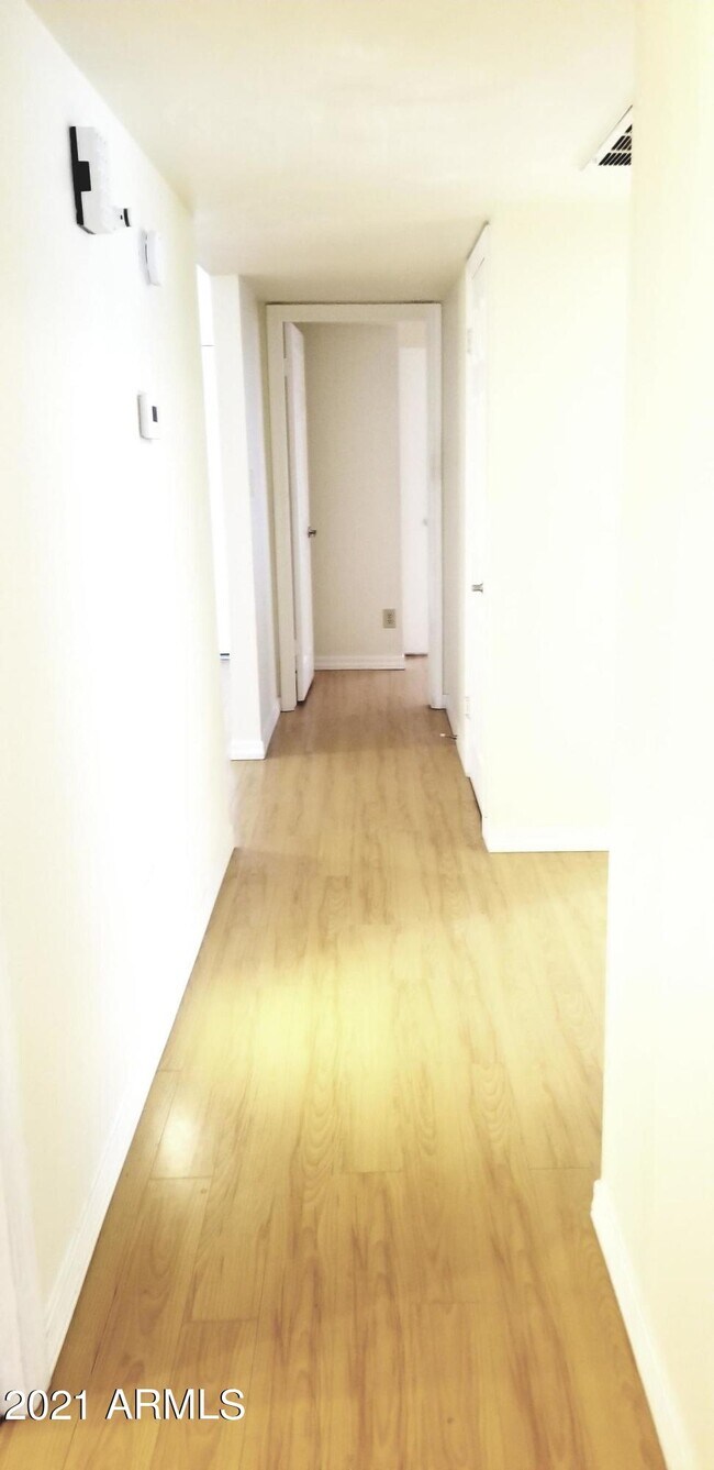 Building Photo - 3825 W Libby St