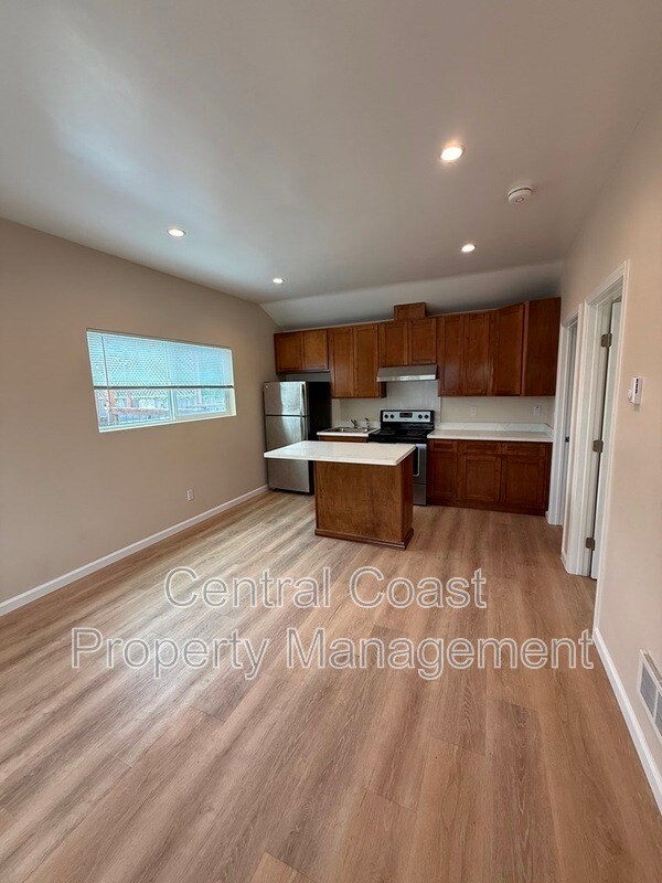 Building Photo - 142 Peppertree Pl