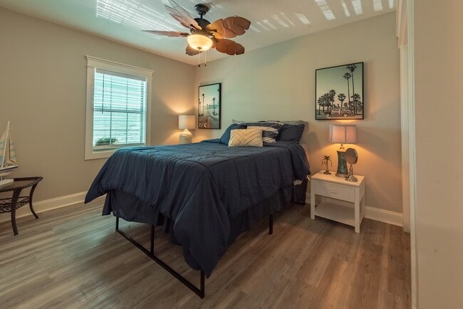 Building Photo - 1726 65th St