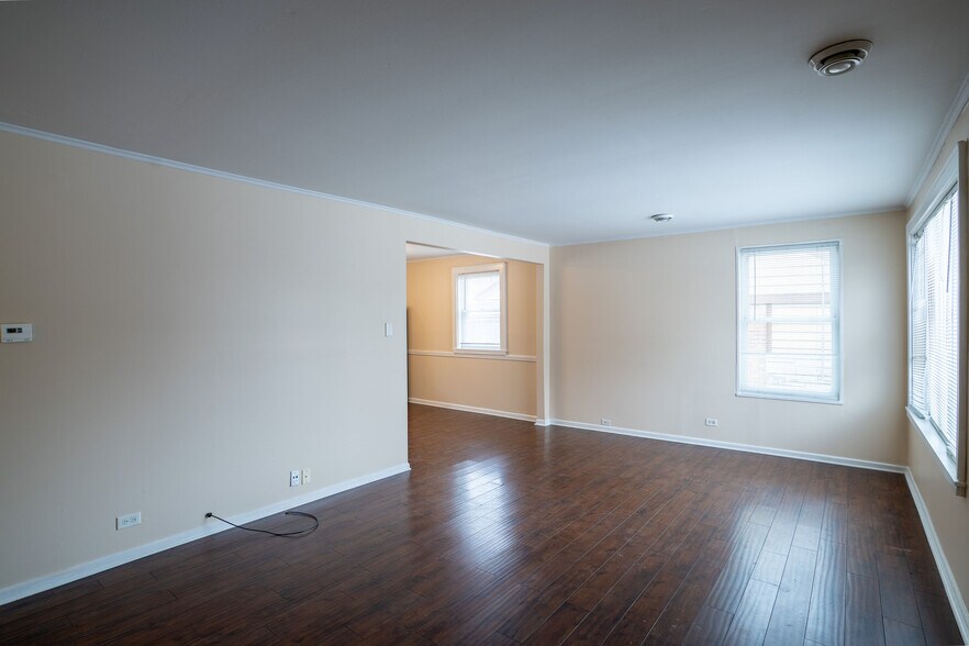 Building Photo - 17649 Dundee Ave