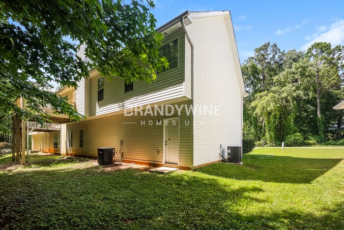 Building Photo - 2040 Club Bay Dr