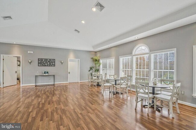 Building Photo - 6340 Walking Ln