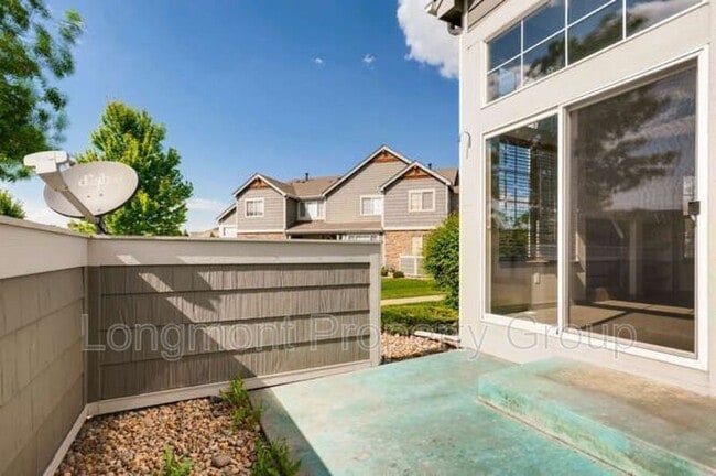 Building Photo - 805 Summer Hawk Dr