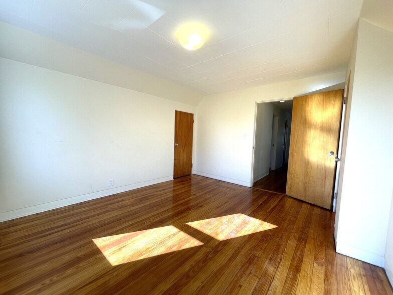 Building Photo - 10 Packard Ave