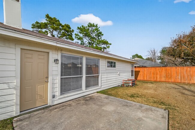 Building Photo - 4251 Southchase Ln