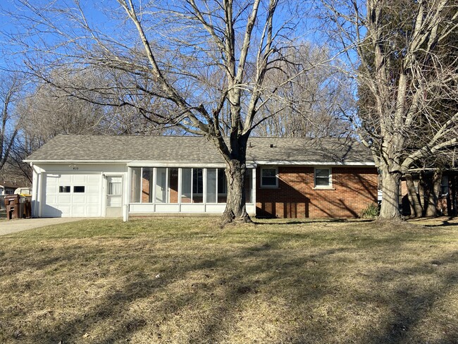 Primary Photo - 410 W Hamburg St