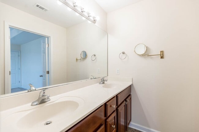 Building Photo - ST. MARTIN SCHOOL DISTRICT - 3 BED 2 BATH ...