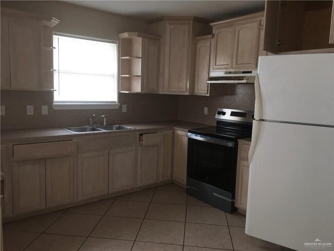 Building Photo - 17 French Ave