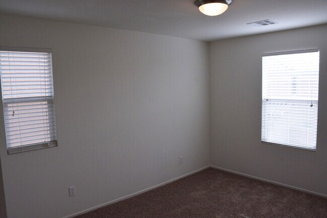Building Photo - Impeccable Home in a Cul-de-Sac with Great Curb Appeal!