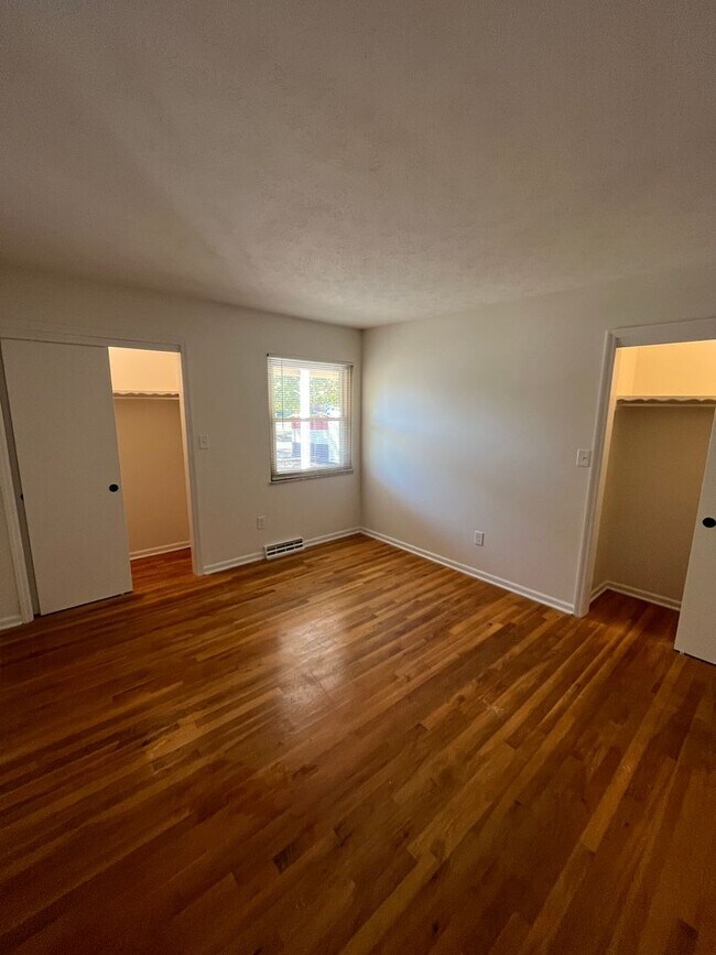 Building Photo - 1644 Durbridge Rd