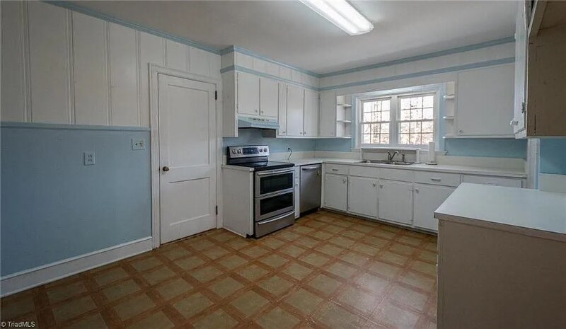 Building Photo - 208 Tremont Dr