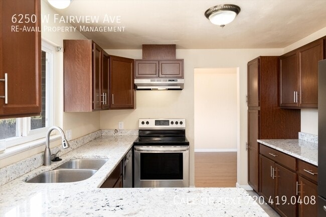 Building Photo - 6250 W Fairview Ave