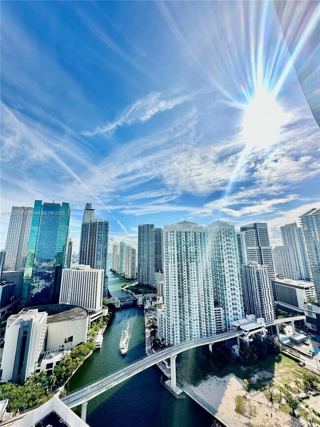 Building Photo - 350 S Miami Ave