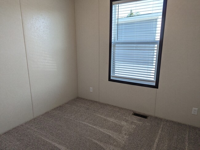 Building Photo - 197 Birch