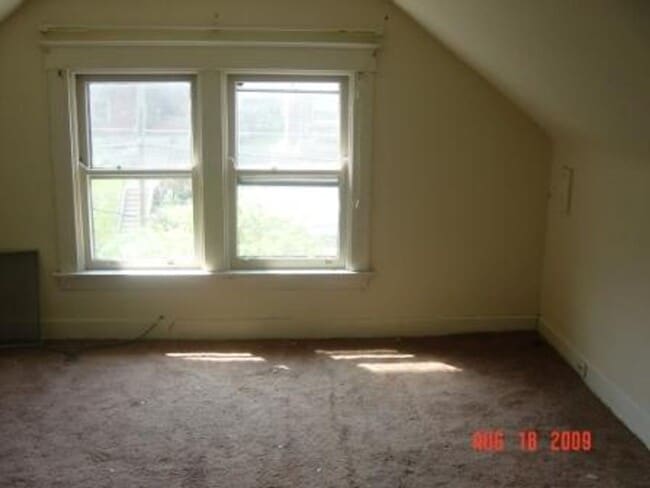 Building Photo - 706 Trenton Ave