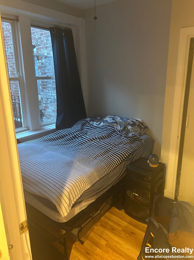 Building Photo - 115 Salem St