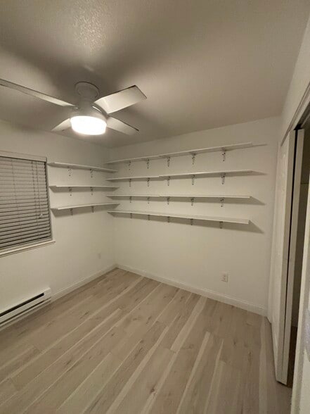 Building Photo - 1209 W Plum St