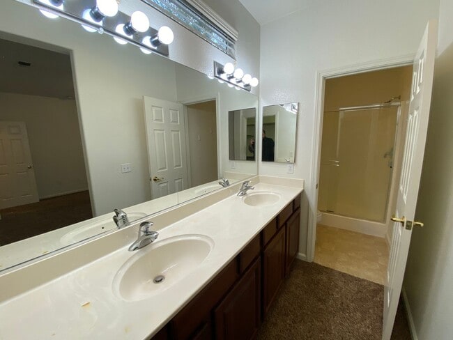 Building Photo - Cute Home in EGUSD