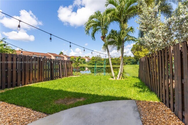 Building Photo - 942 SW 147th Ct