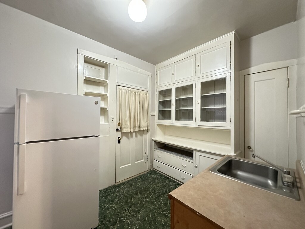 Building Photo - 1309 Oak Ave