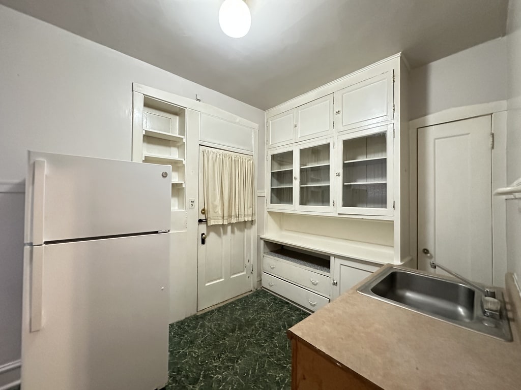 Building Photo - 1314 Oak Ave