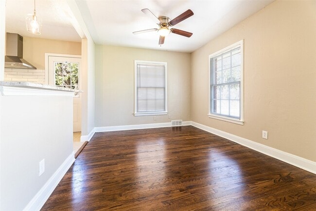 Building Photo - 1761 Mariposa Dr