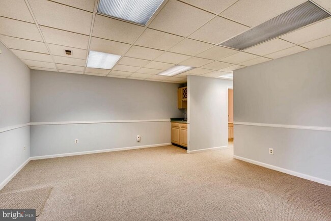 Building Photo - 3 Meadow Run Ct