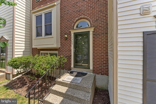 Building Photo - 7385 Emerald Dr