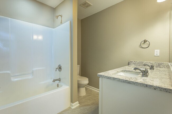 Building Photo - House In Crawfordville for Rent