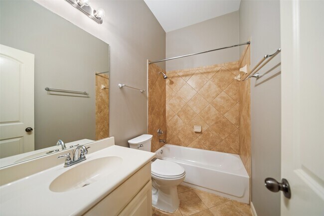 Building Photo - 2818 Red Maple Dr