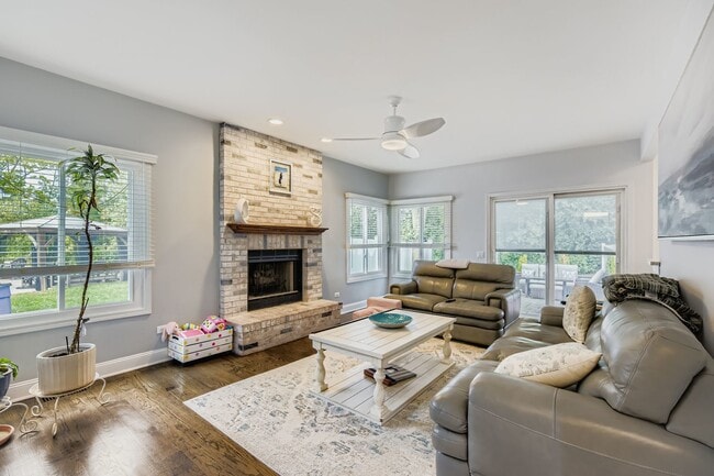 Building Photo - 53 Falcon Pl