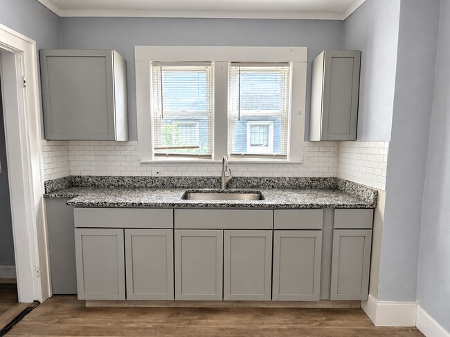 Building Photo - 4368 Buckingham