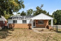 Building Photo - 2448 Banning Rd