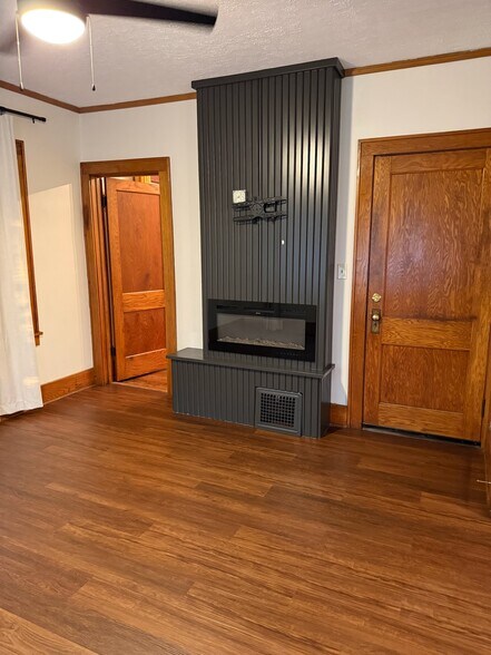 Building Photo - 3104 S 32nd Ave