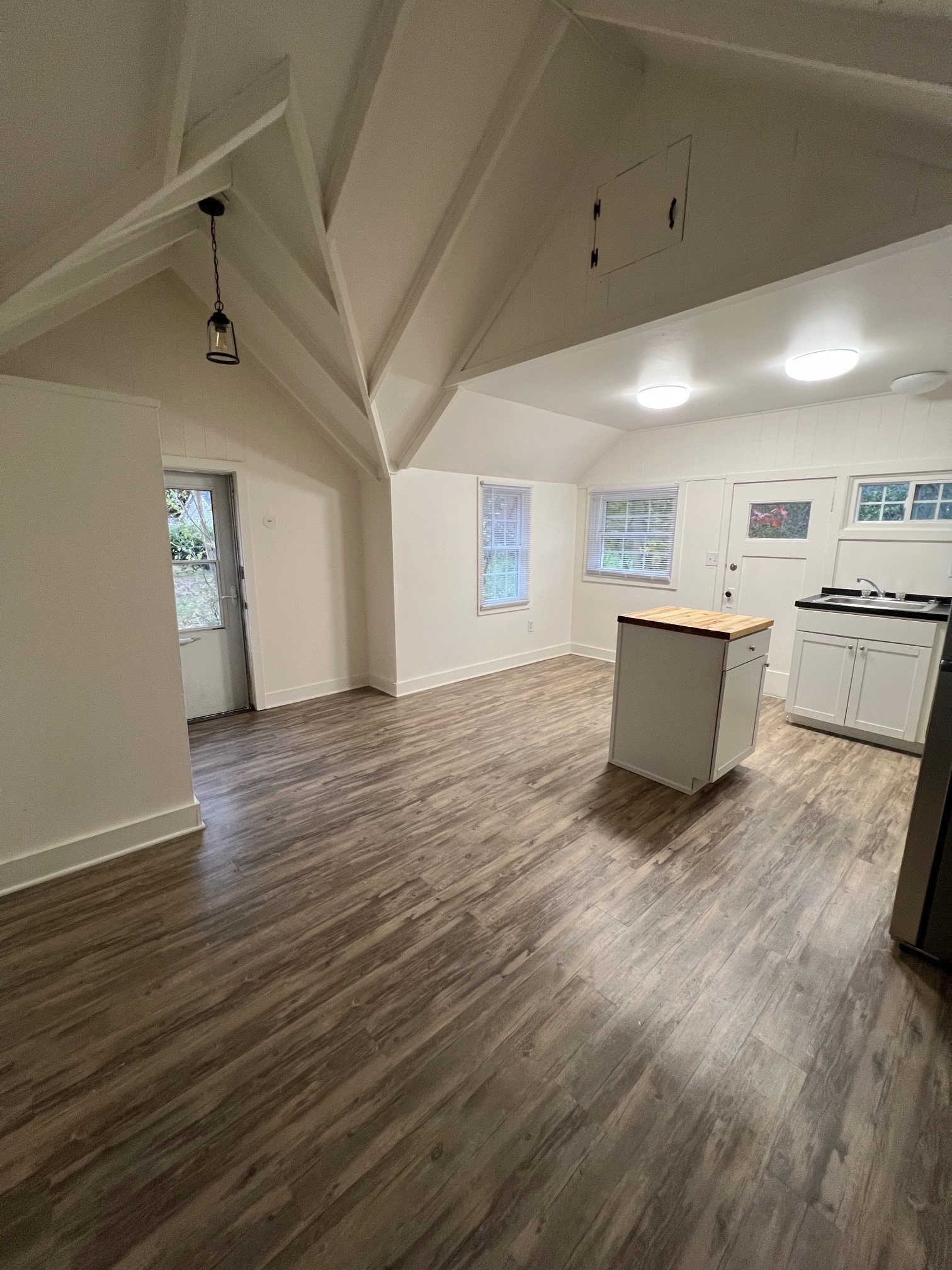 Building Photo - 826 Dryden Rd