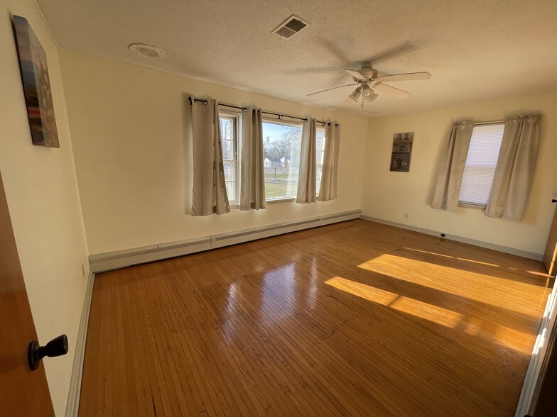 Downstairs Front bedroom - 4401 Haffner Dr