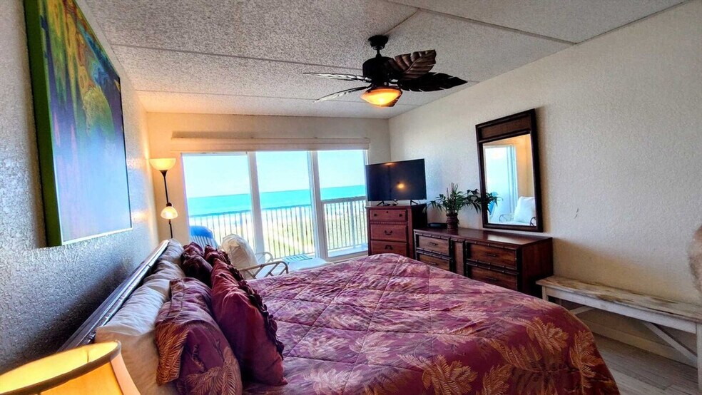 Building Photo - 2562 Gulf Blvd