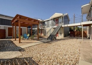 Building Photo - 2512 Durwood St