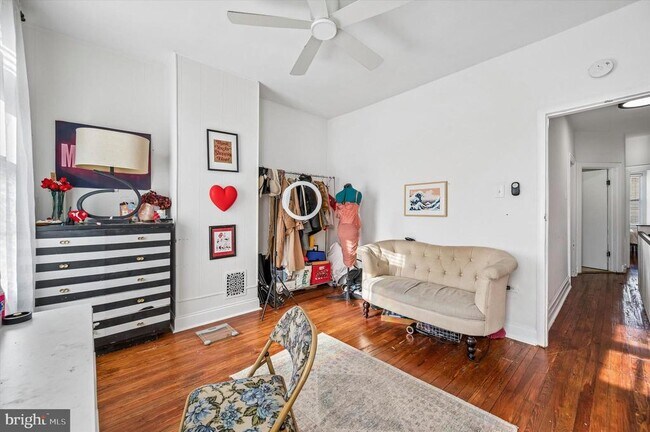 Building Photo - 1820 N Mascher St