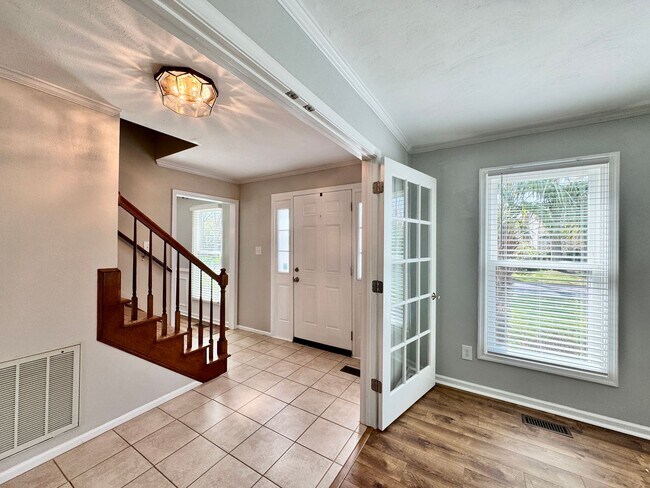 Building Photo - Great Neck Pool Home! First-Time Rental Available NOW! Pet Friendly - Corner Lot - Top Schools!