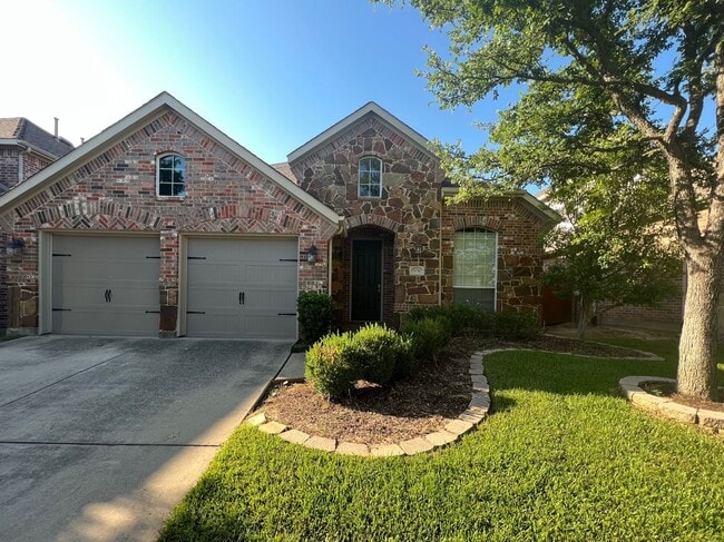 Primary Photo - Lovely 4 bedroom 3 bath home!