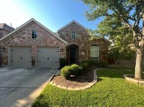 Building Photo - Lovely 4 bedroom 3 bath home!