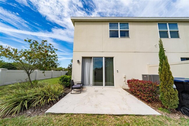Building Photo - 10849 Wyne Tree Ct