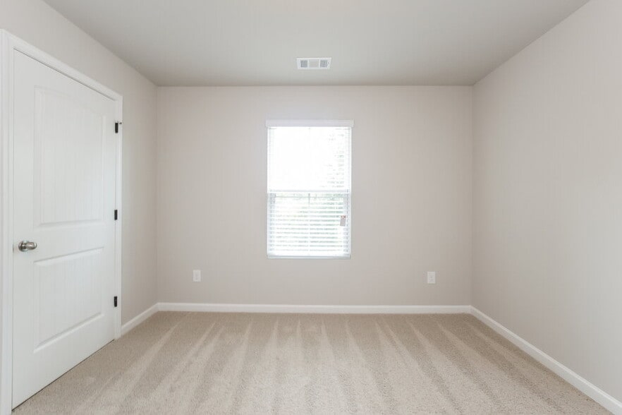 Building Photo - 146 Mcarthur Dr