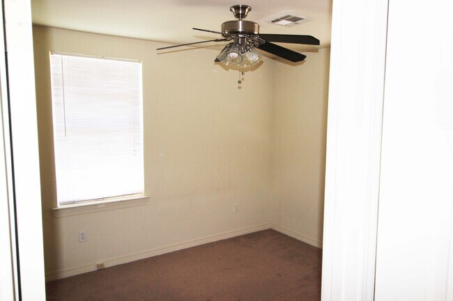 Building Photo - 8304 Palm St