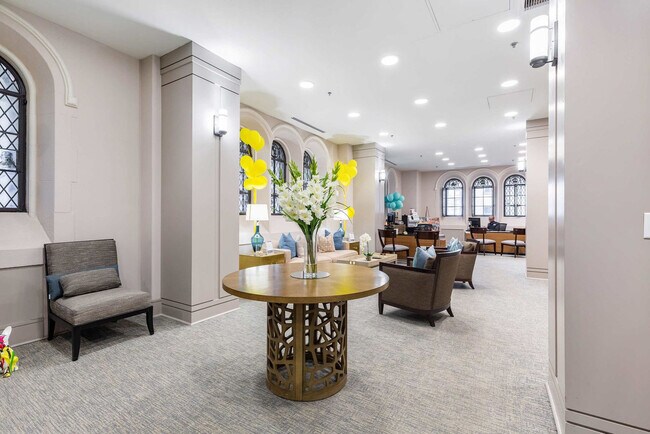 Building Photo - 10 Light St