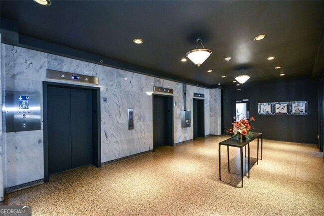 Building Photo - 620 Peachtree St NE