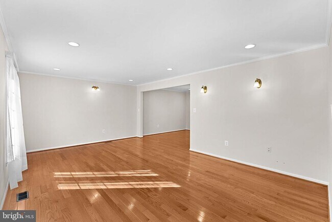 Building Photo - 8916 Arley Dr