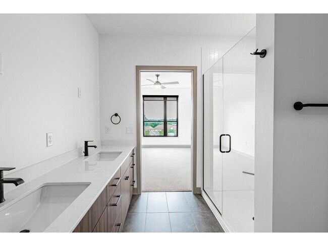 Building Photo - 640 Wisconsin Ave N